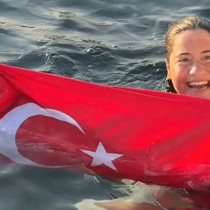 Ultra maraton yüzücüsü Aysu Türkoğlu, Tsugaru Kanalı'nı geçen en genç Türk oldu