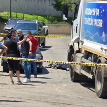 Çöp kamyonunun altında kalan yaşlı adam hayatını kaybetti