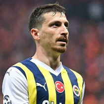 Fenerbahçe, Mert Hakan Yandaş ile 1 yıllık sözleşme imzaladı