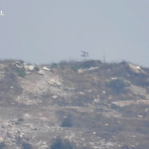 Lübnan'daki stratejik tepede İsrail bayrağı görüldü