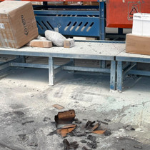 Kargo kutusundaki havai fişekler alev aldı