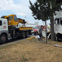 Mersin'de iki tırın çarpıştığı kazadaki ölü sayısı 3'e çıktı