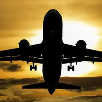 Uçuş eğitmeni öğrencisini tek başına bırakarak uçaktan atladı