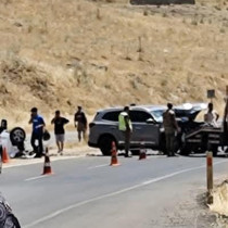 Diyarbakır'da iki otomobil çarpıştı: 9 yaralı