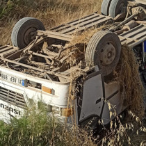 Tarım işçilerini taşıyan minibüs devrildi: Çok sayıda yaralı var