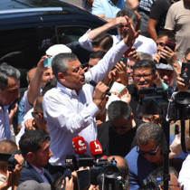 Özgür Özel: En son bir kişi kalsak da biz bu yoldan dönmeyiz