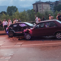Karabük'te iki otomobil çarpıştı: 4 yaralı