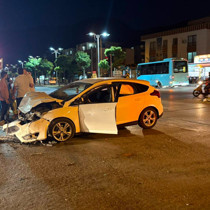 Manisa'da iki otomobil çarpıştı: 4 yaralı