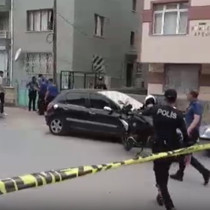 Tartıştığı üvey annesi ve kız kardeşini boğazlarını keserek öldürdü