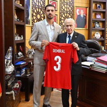 MHP Lideri Bahçeli, milli futbolcu Demiral’ı kabul etti