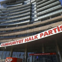 CHP'de 8 il başkanı görevden alındı