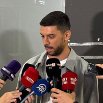 Trabzonspor'un yeni transferi Cenk Özkacar, kente geldi
