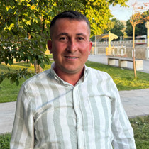 Bacağına yapışan keneyle önce nişana ardından hastaneye gitti