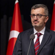 İletişim Başkanı Duran'dan '10'uncu yıl hatıra rozeti' paylaşımı