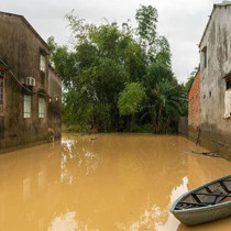 Vietnam'da sel felaketi 4 can aldı