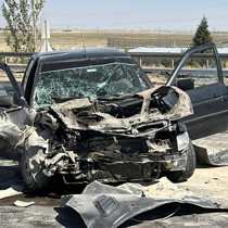 Aksaray’da otomobil vince arkadan çarptı
