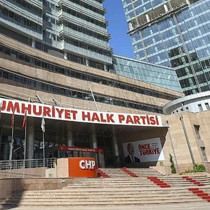 CHP'de 7 ilçe yönetimi görevden alındı
