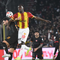 Göztepe Juan ve Dennis'i saklıyor