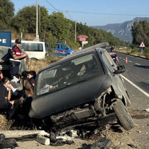 Muğla'da minibüs şarampole devrildi: 6 yaralı