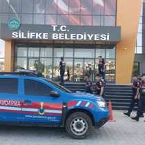 Silifke Belediyesine yönelik soruşturmada gözaltına alınan meclis üyesi tutuklandı