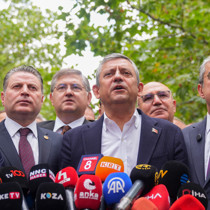 Özgür Özel duyurdu: Yeni Parti resmen kuruldu