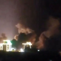 Yemen'in Hudeyde kentinde şiddetli patlamalar meydana geldi