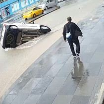 Ankara'da yollar göle döndü