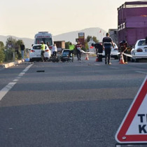 Artvin'de kamyonetle tır çarpıştı: 1 kişi öldü