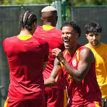 Galatasaray'da Wilfried Singo takımdan ayrı çalıştı