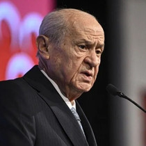 MHP Lideri Bahçeli, A Milli Kadın Voleybol Takımı'nı tebrik etti