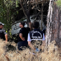 Otomobil, bağ evine daldı: Sürücü öldü