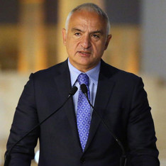 Bakan Ersoy'dan Antalya'daki orman yangınlarına ilişkin paylaşım