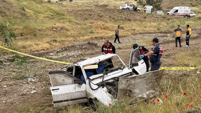 Otomobil köprüden uçtu: 2 çocuk öldü