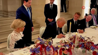 Beyaz Saray, Trump'ın İran anlaşmasını imzaladığı görüntüleri paylaştı! Macron da yanındaydı
