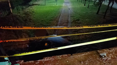 Bursa'da otomobil dereye uçtu: Sürücü yaralandı