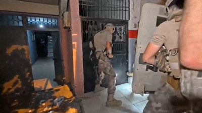 Özel harekattan şafak operasyonu: Kapıları koçbaşıyla kırdı