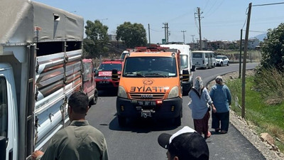 Sulama kanalına uçan otomobildeki anne ve 2 çocuğu kurtarıldı