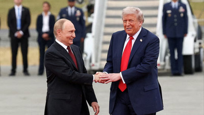 Putin ile Trump'tan kritik görüşme: Kremlin detayları paylaştı