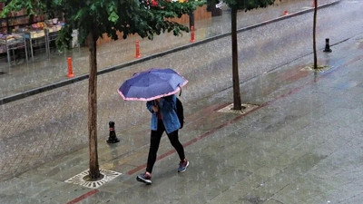 Bir uyarı da AKOM'dan! İstanbul'da sağanak ve gök gürültülü yağış bekleniyor