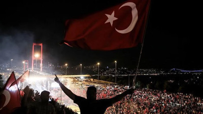 FETÖ'nün darbe girişiminin üzerinden 10 yıl geçti! 15 Temmuz gecesi neler yaşandı?