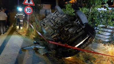 Bursa'da otomobil takla attı: İki yaralı