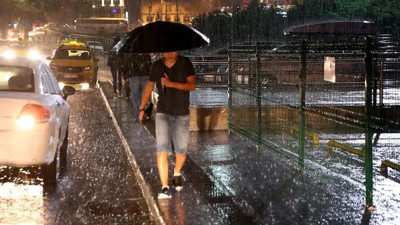 AKOM'dan İstanbul için uyarı: Bu gece gök gürültülü sağanak var