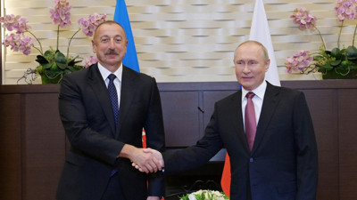Aliyev ve Putin'den telefon görüşmesi