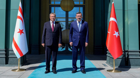 Cumhurbaşkanı Yardımcısı Yılmaz, KKTC Başbakanı Üstel ile görüştü