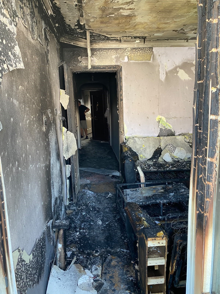 Manisa’da korkutan yangın: Ev kullanılamaz hale geldi - Resim : 1