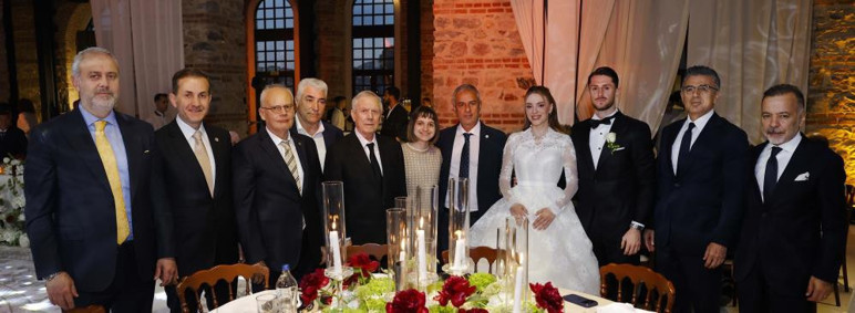 İsmail Yüksek, dünyaevine girdi - Resim : 1