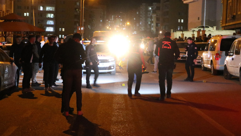 Şanlıurfa'da park yeri bulamadı, düğündekilere ateş açtı! Çok sayıda yaralı var - Resim : 1