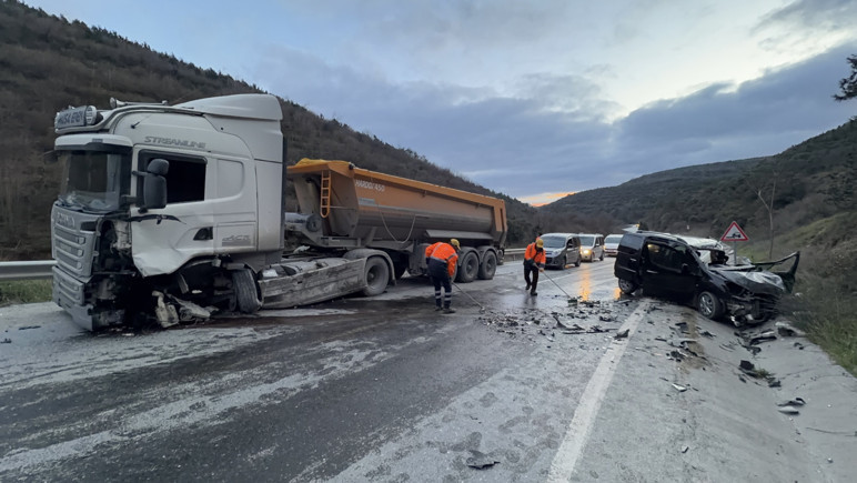 İstanbul'da dehşet veren kaza! Ölü ve yaralılar var - Resim : 2