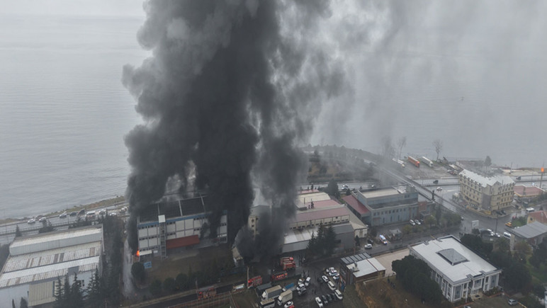 Trabzon'da fındık fabrikasında korkutan yangın - Resim : 1