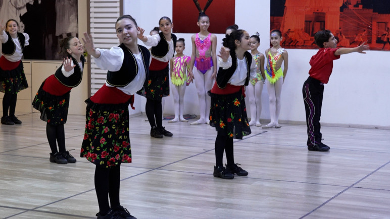 Poster 23 Nisan’da çocuklara emanet - Resim : 2